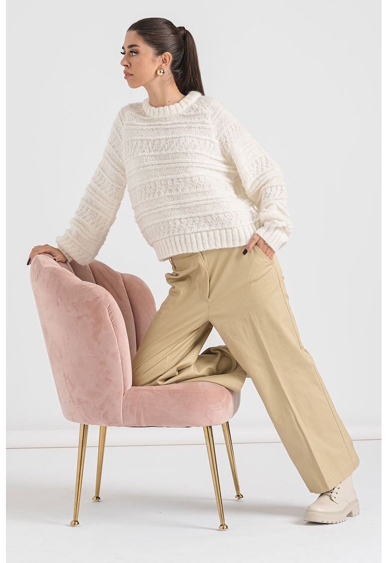 Pulover cu decolteu la baza gatului si maneci raglan Neo