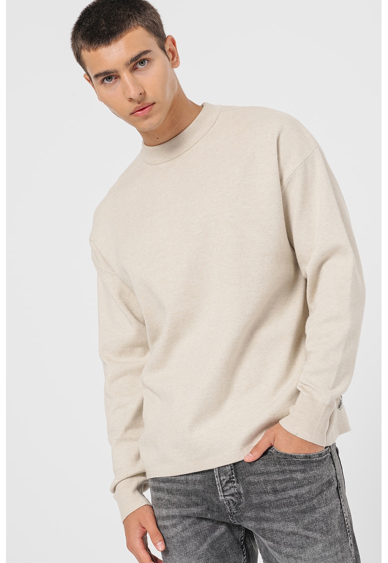 Pulover cu decolteu la baza gatului - uni