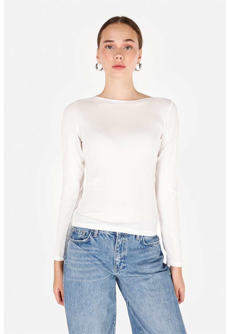 Bluza slim fit cu decolteu barcuta