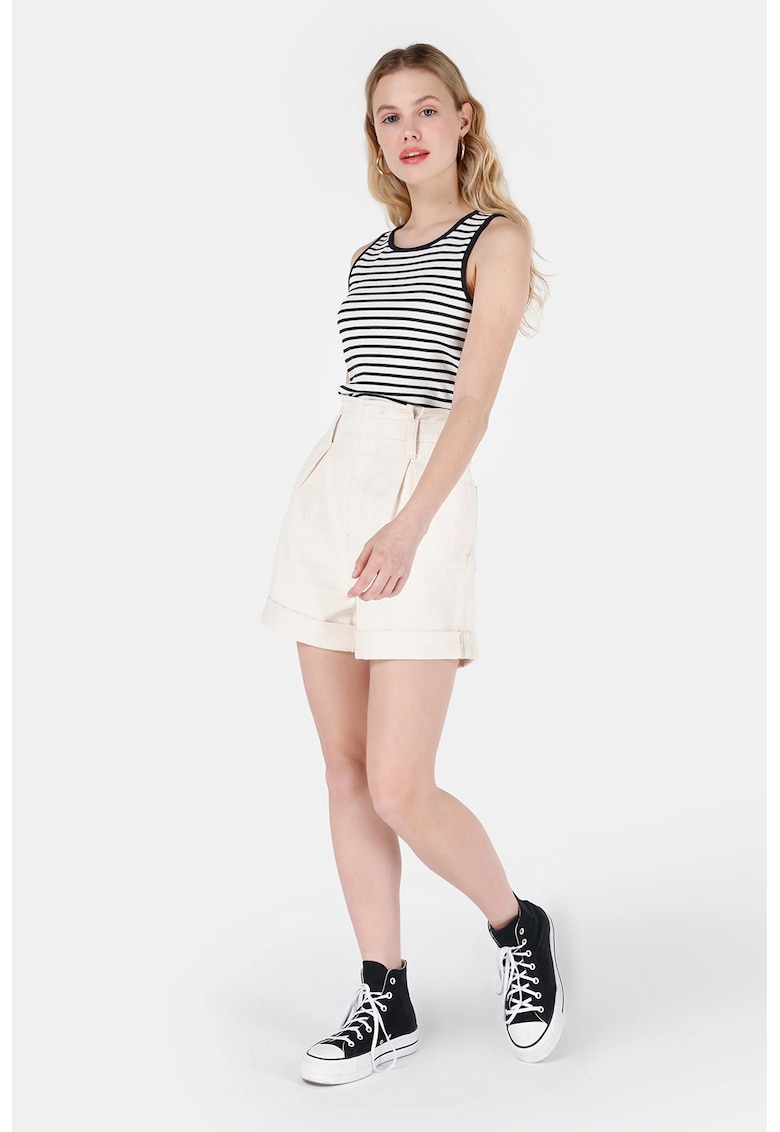 Pantaloni scurti cu talie inalta