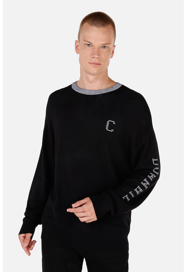 Pulover lejer cu decolteu la baza gatului Pulover lejer cu decolteu la baza gatului