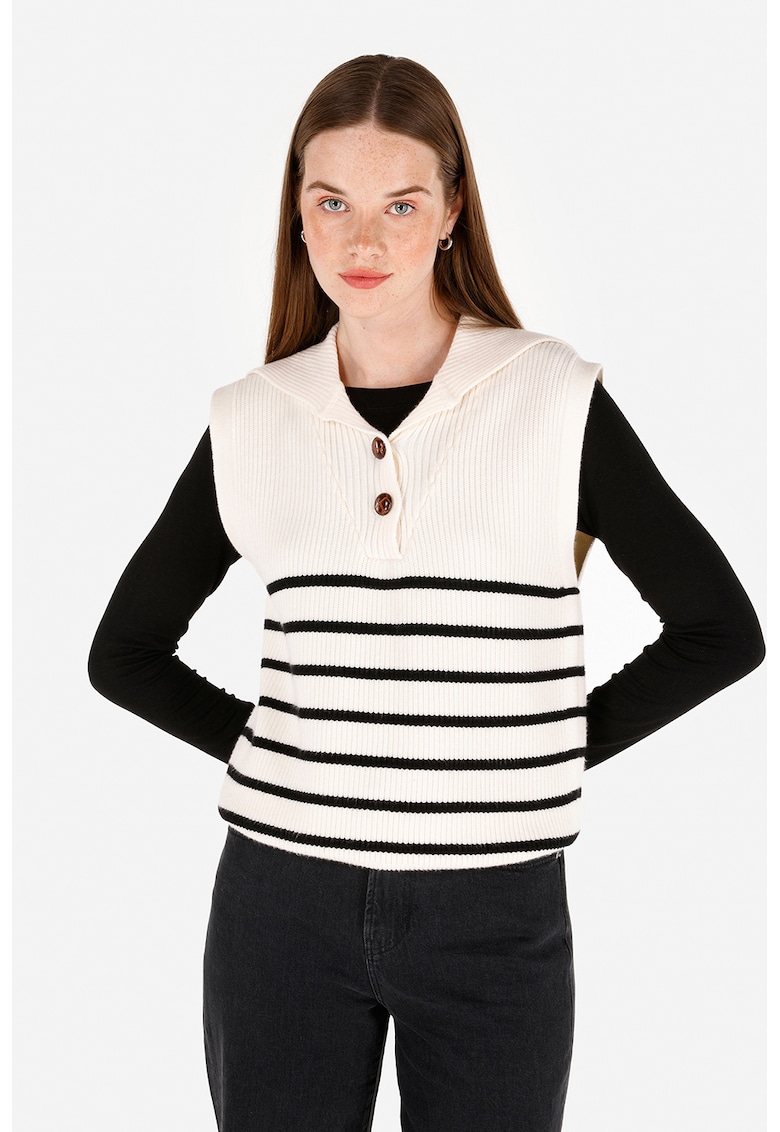Vesta cu striatii si model in dungi