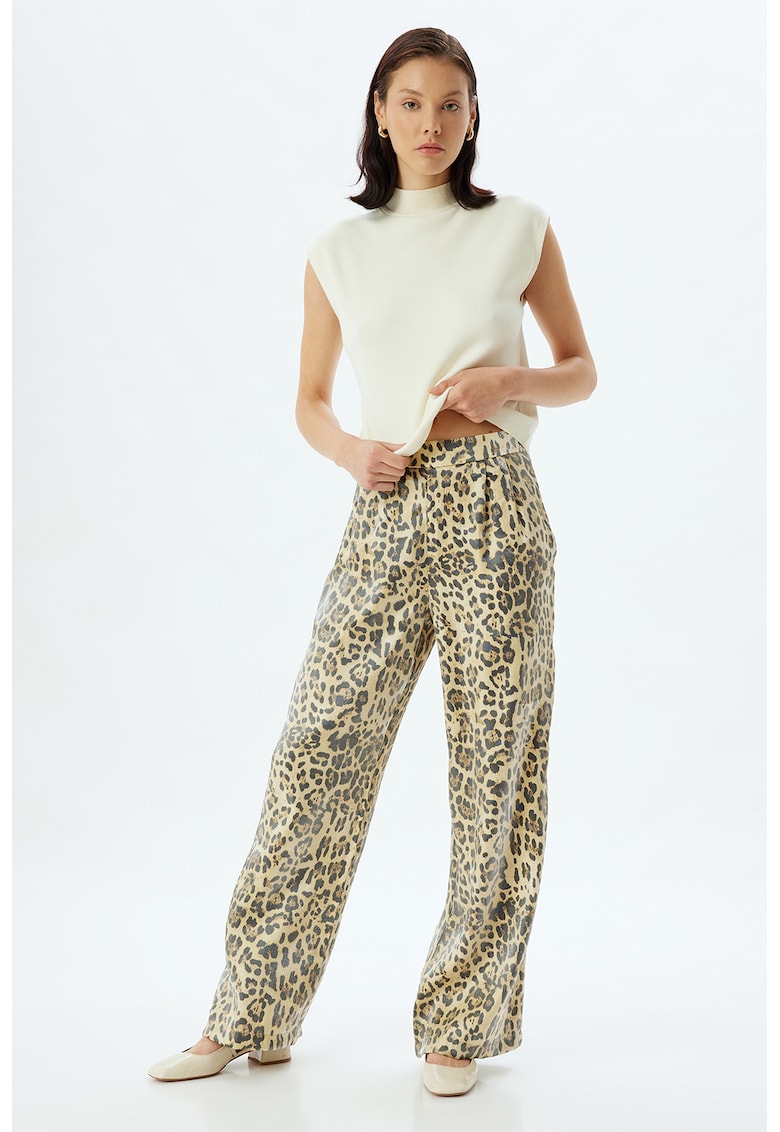 Pantaloni ampli cu animal print