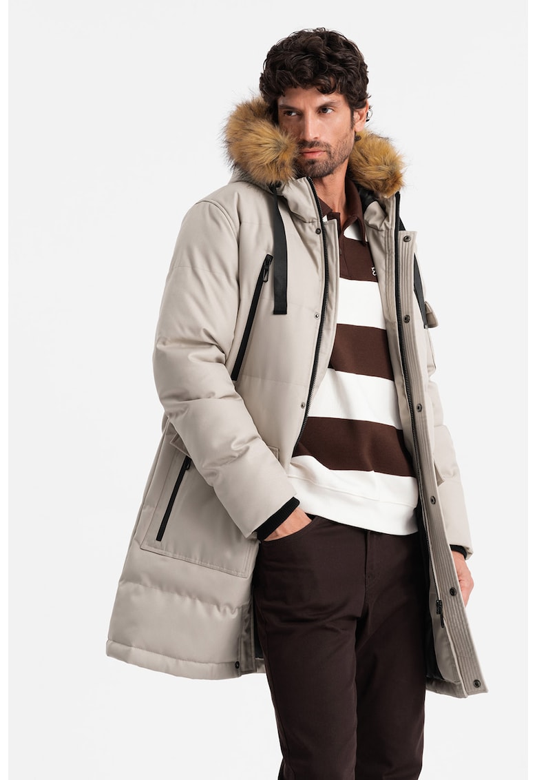 Geaca cu gluga si garnitura de blana sintetica