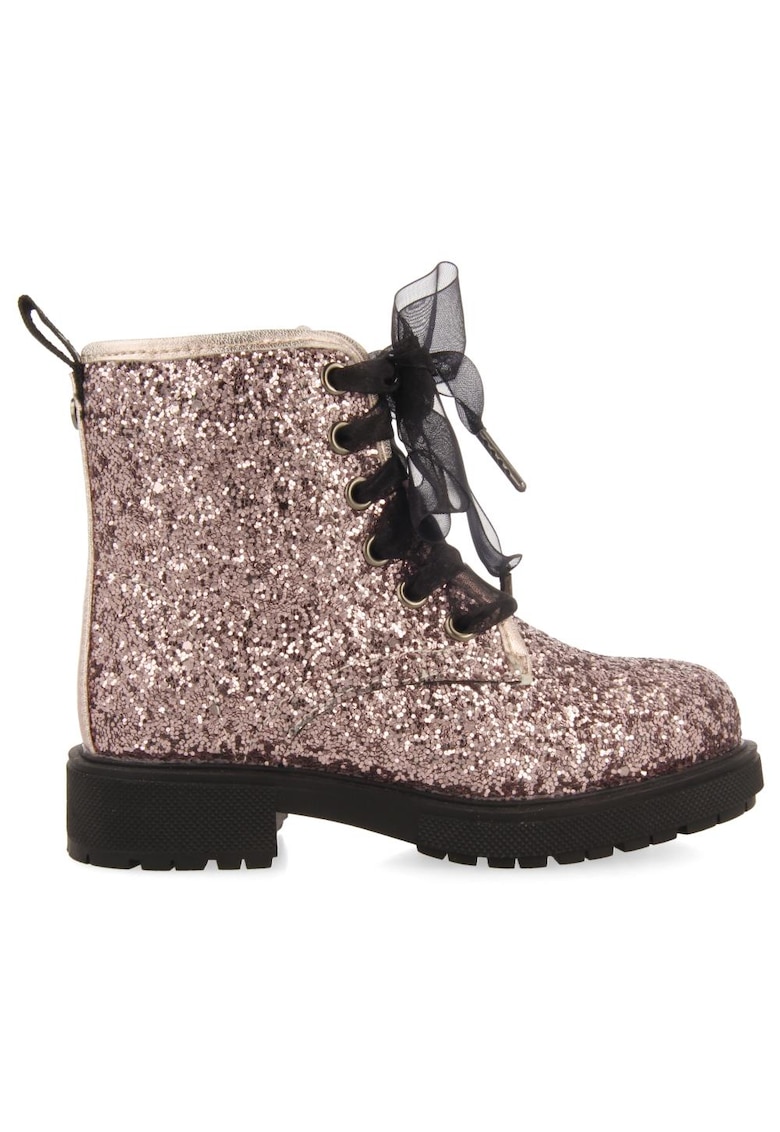 Ghete cu aspect stralucitor