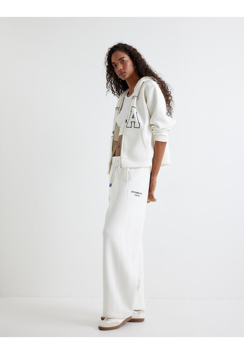 Pantaloni lejeri de trening cu snururi