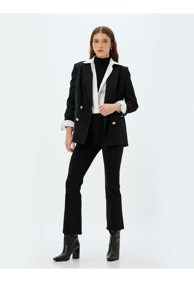 Pantaloni evazati cu talie inalta