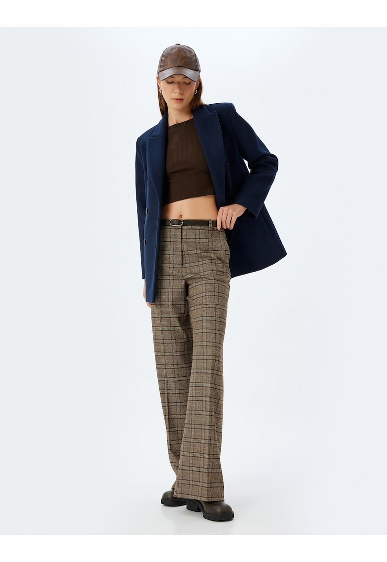 Pantaloni evazati in carouri