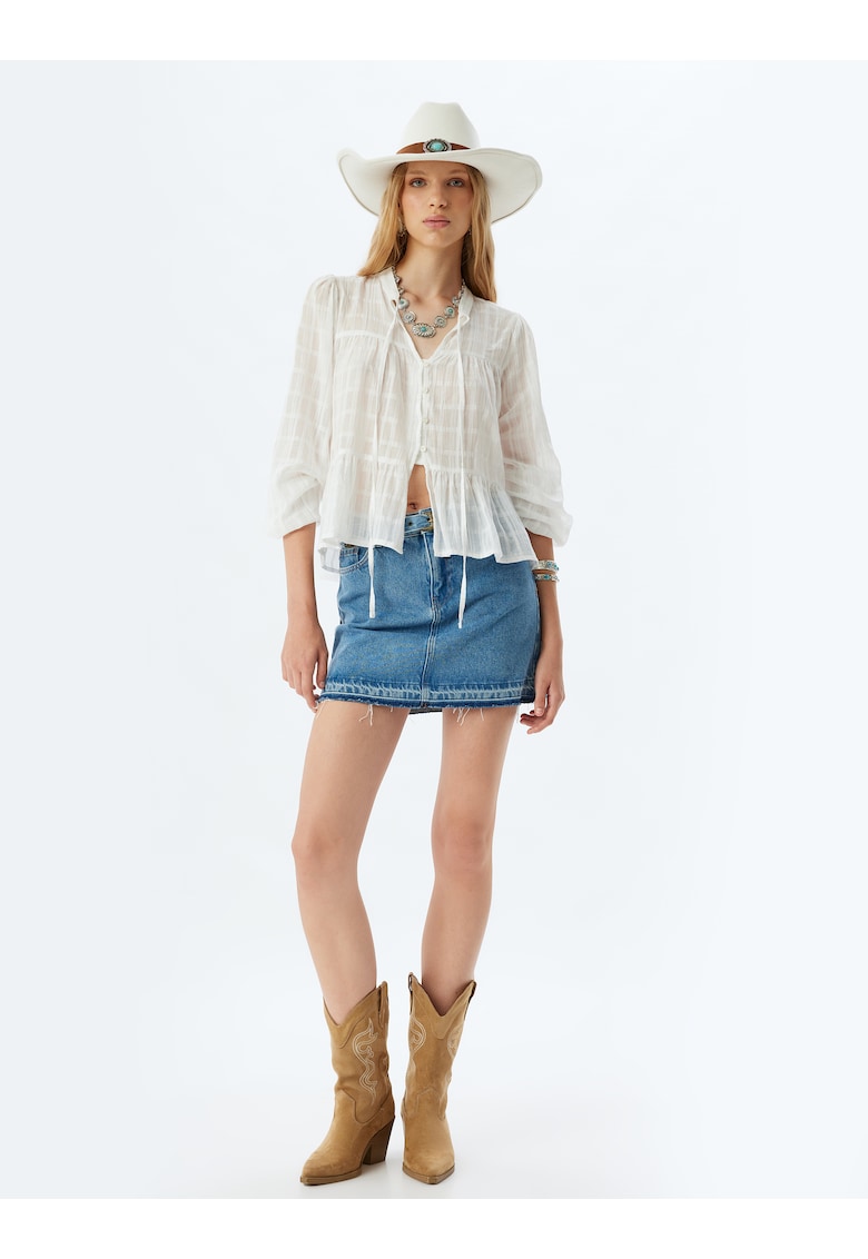 Fusta mini din denim cu o curea