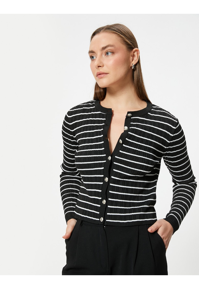 Cardigan cu model in dungi si nasturi