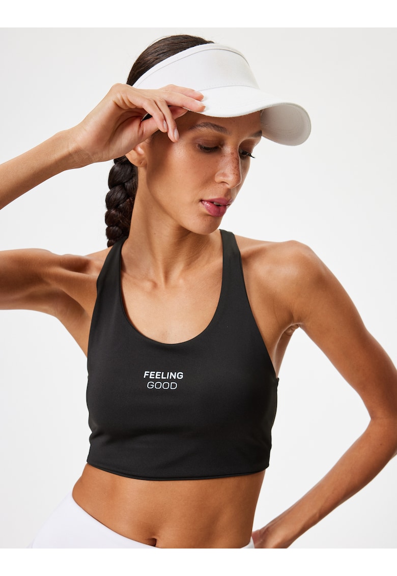 Bustiera cu decupaj pe partea din spate