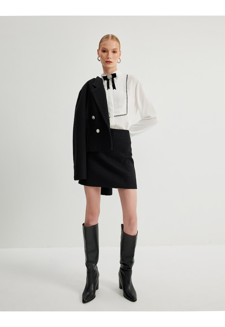 Camasa lejera cu detaliu contrastant