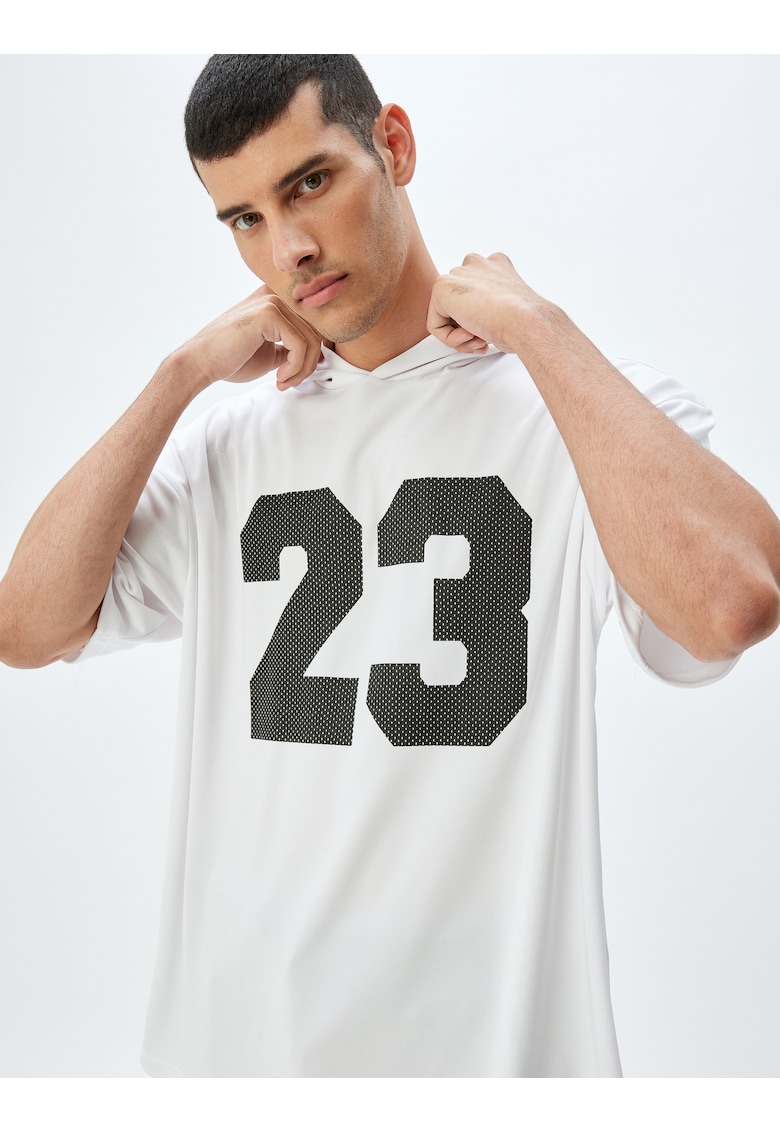 Tricou cu maneci cazute si gluga