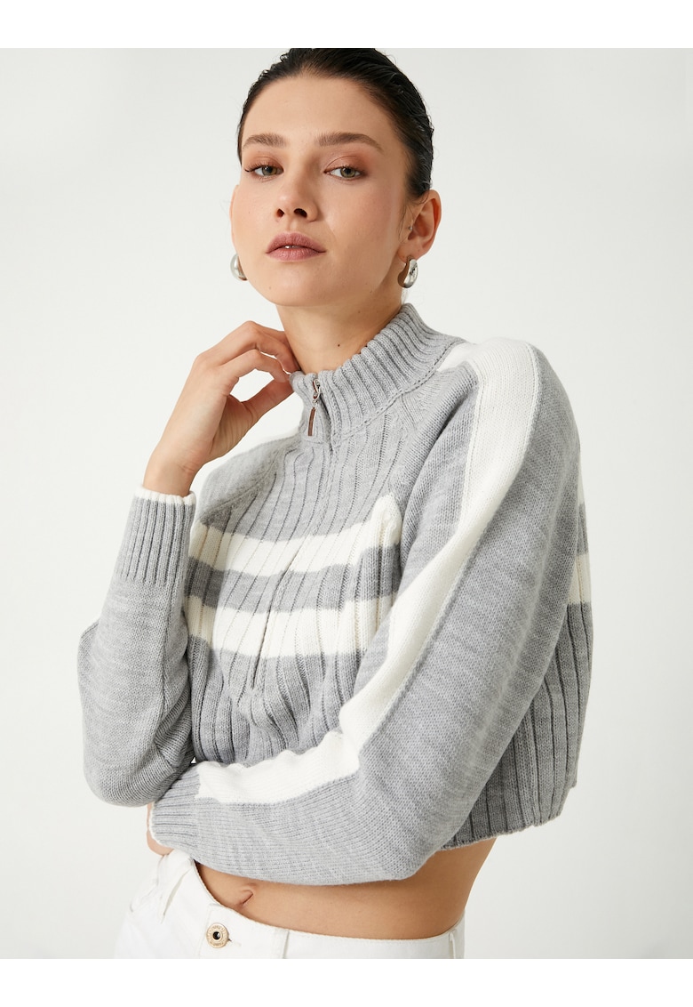 Pulover crop cu maneci raglan