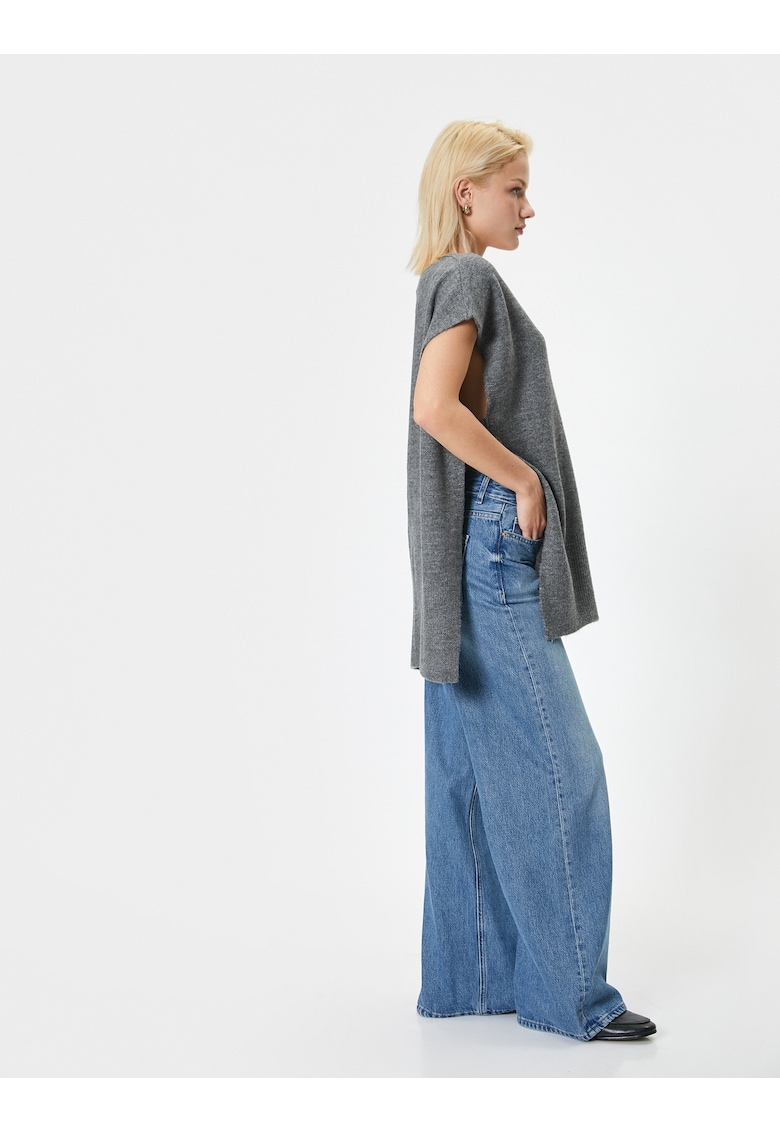 Pulover supradimensionat cu decolteu in V