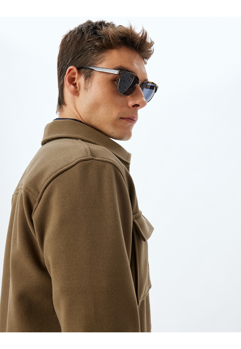 Jacheta-camasa cu buzunare pe piept si nasturi