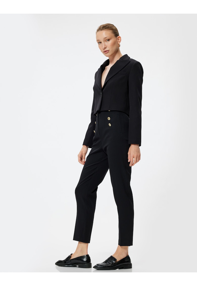 Pantaloni crop cu croiala tigareta si nasturi decorativi