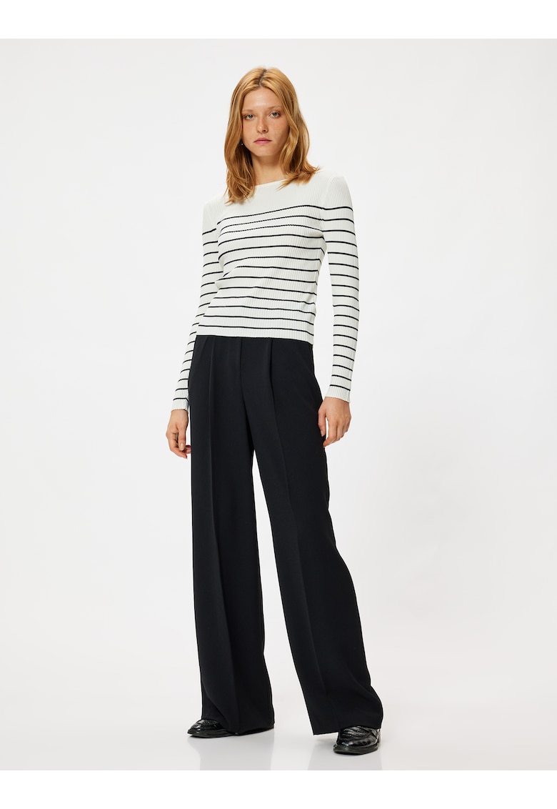 Pulover striat cu dungi