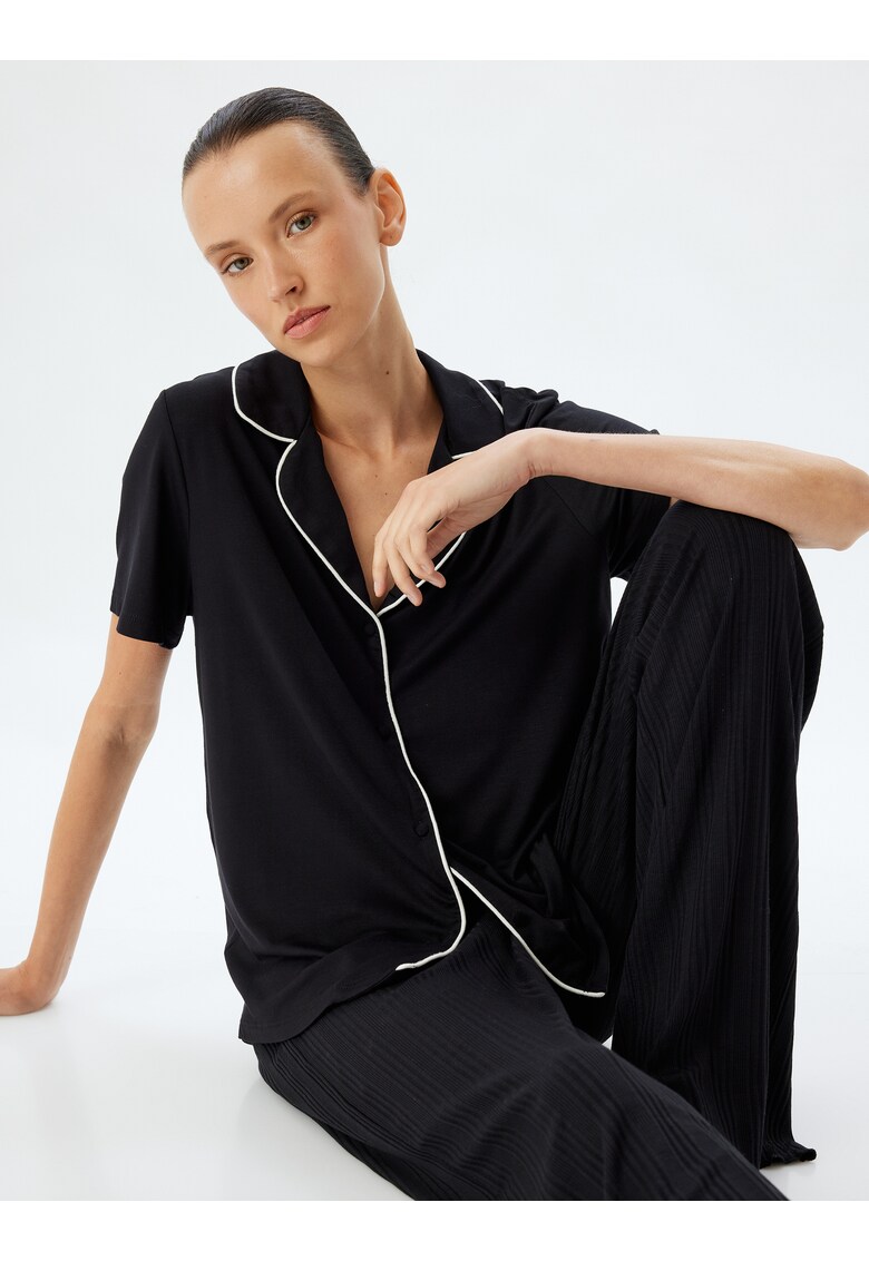 Bluza de pijama cu maneci scurte si revere decupate