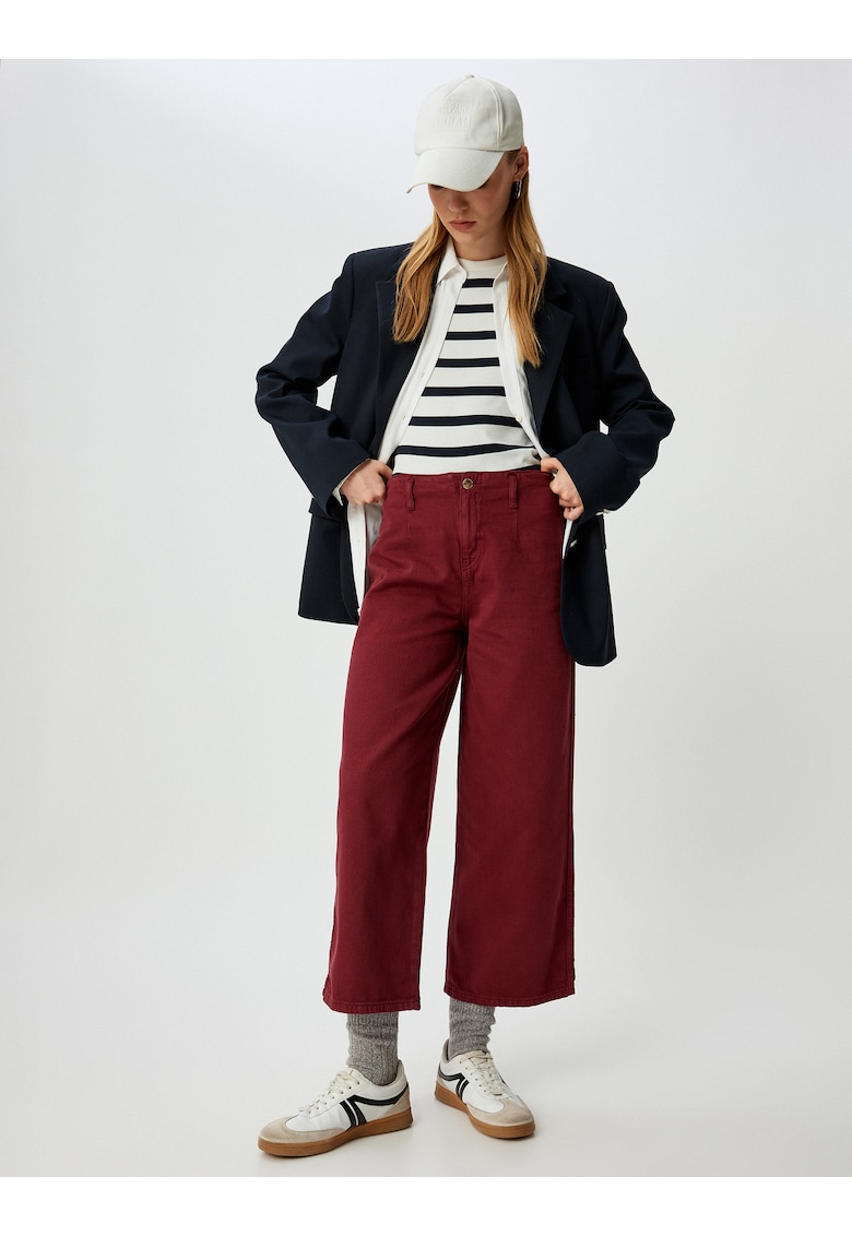 Pantaloni crop cu croiala ampla