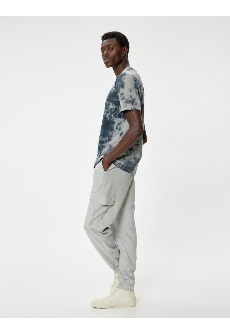 Pantaloni jogger cargo supradimensionati