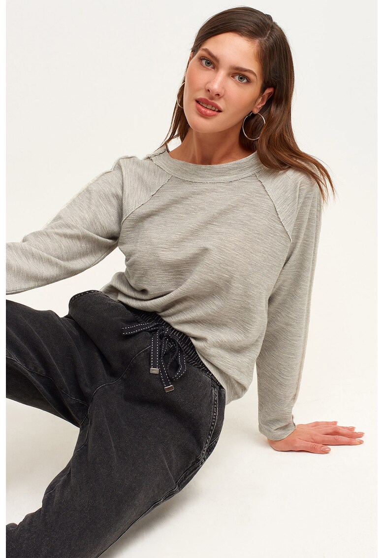 Bluza de trening cu croiala lejera si decolteu rotund