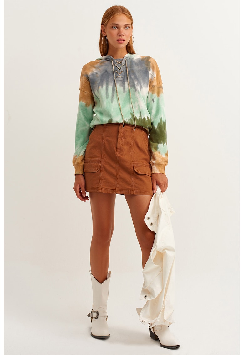 Fusta dreapta cu buzunare cu clapa