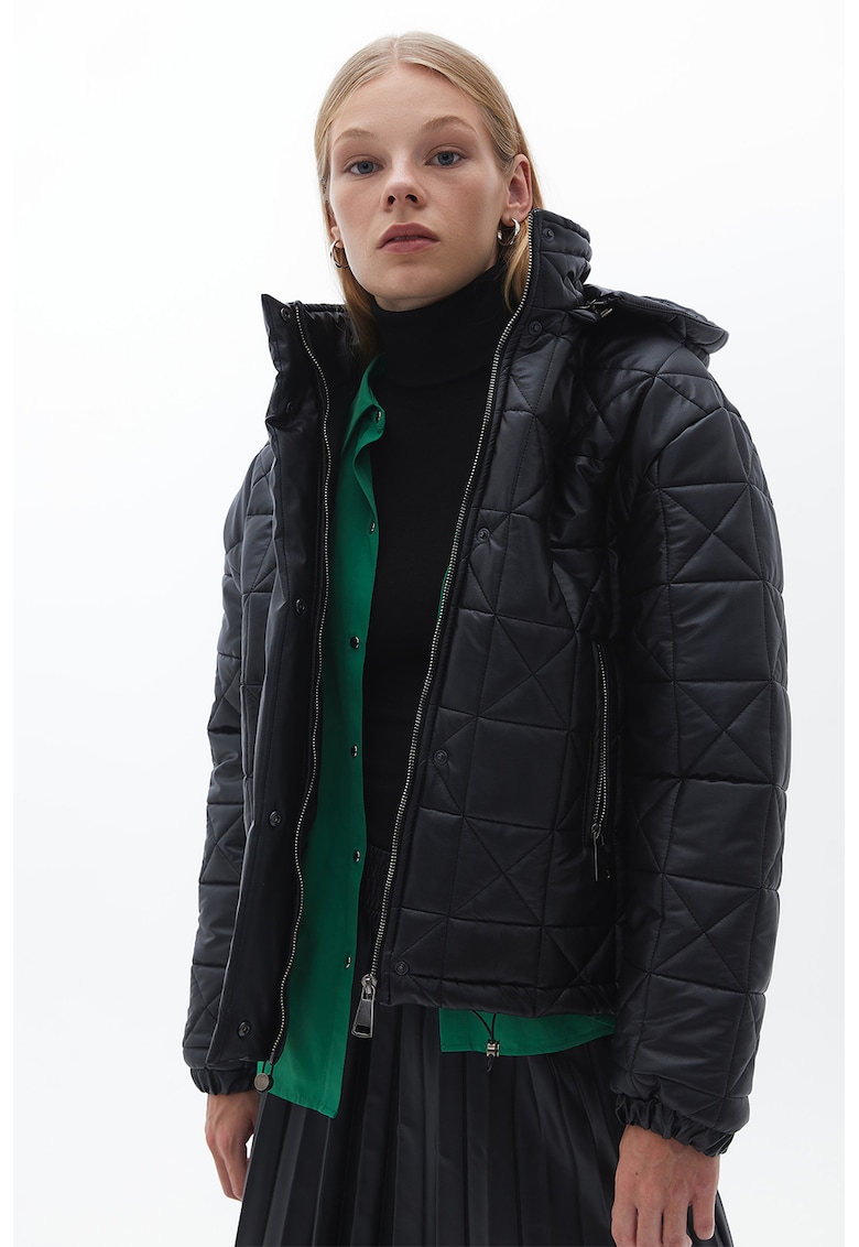 Jacheta cu fermoar si aspect matlasat