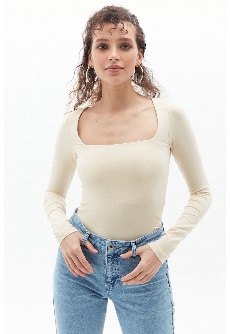 Bluza slim fit cu decolteu patrat