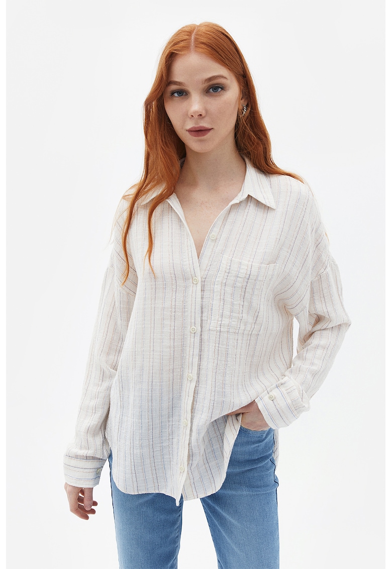 Camasa lejera cu buzunar aplicat pe piept