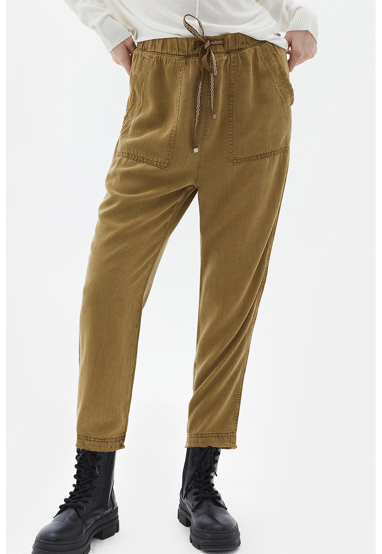 Pantaloni crop din amestec de lyocell cu croiala conica