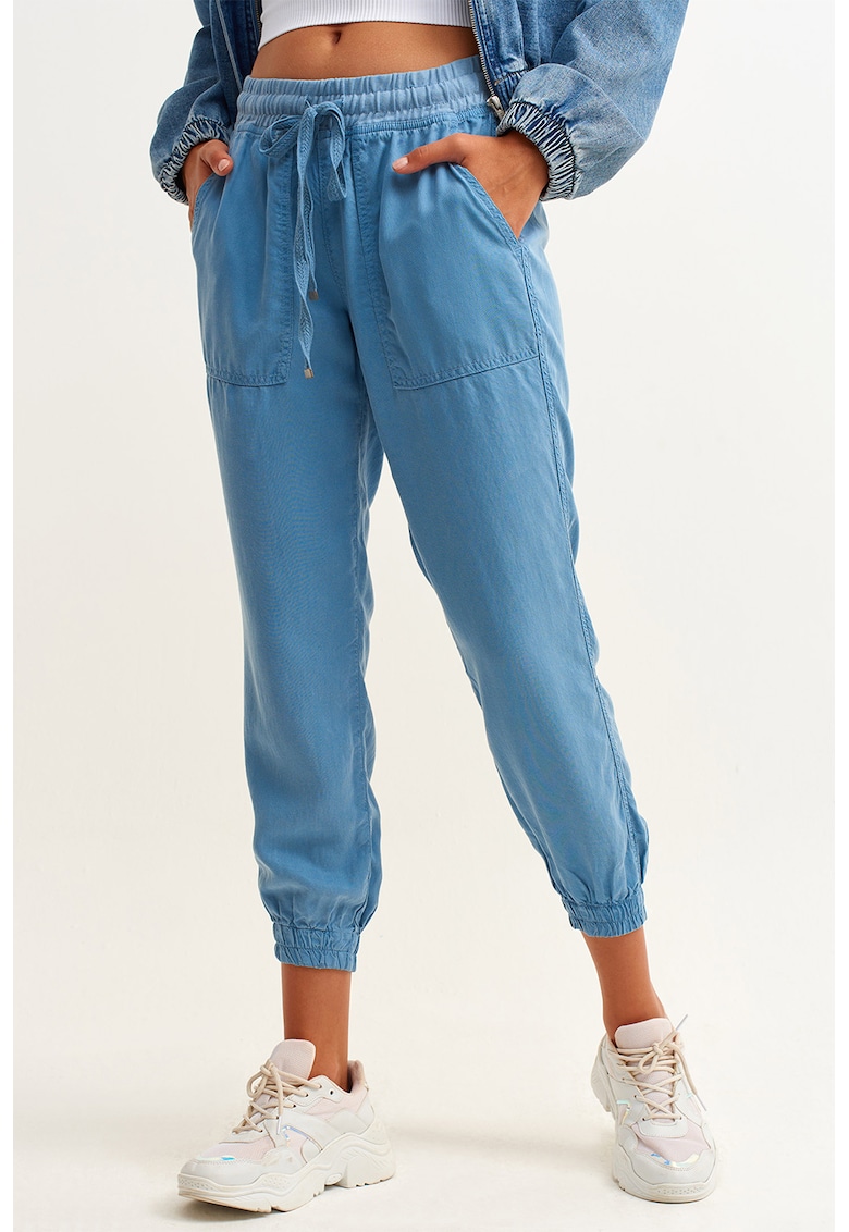 Pantaloni crop