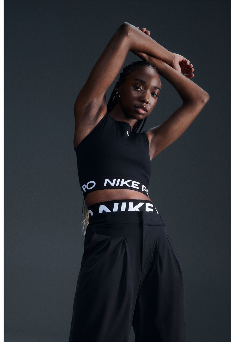 Top crop cu Dri-Fit pentru fitness