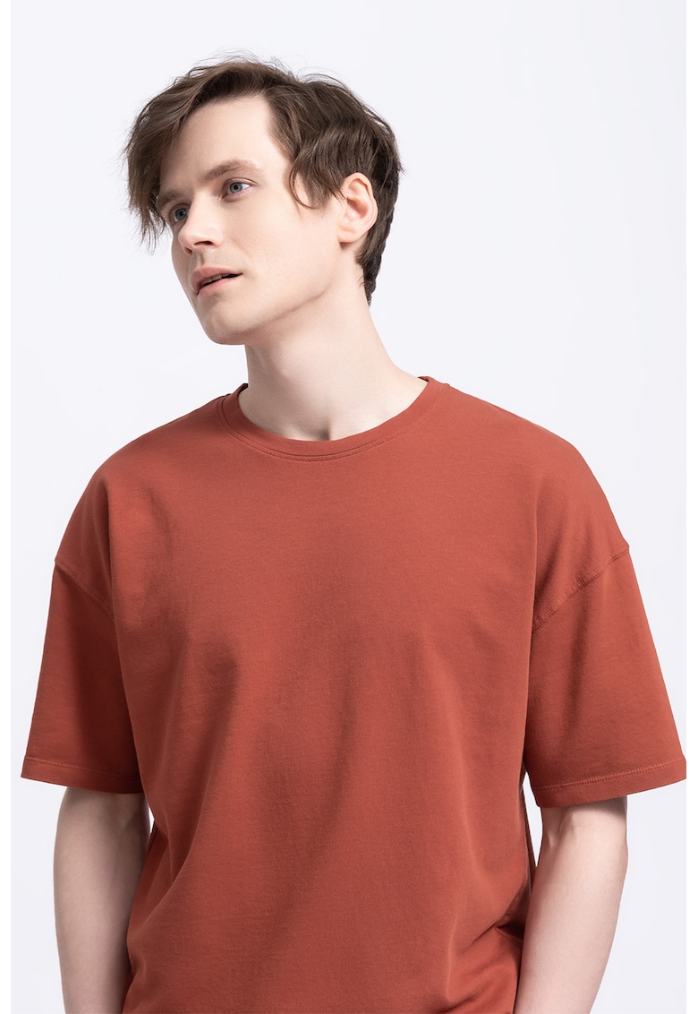 Tricou lejer unisex cu maneci cazute - Caramiziu