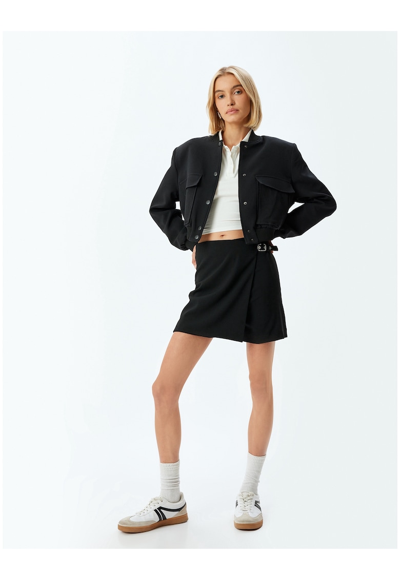 Fusta-pantalon mini cu croiala petrecuta