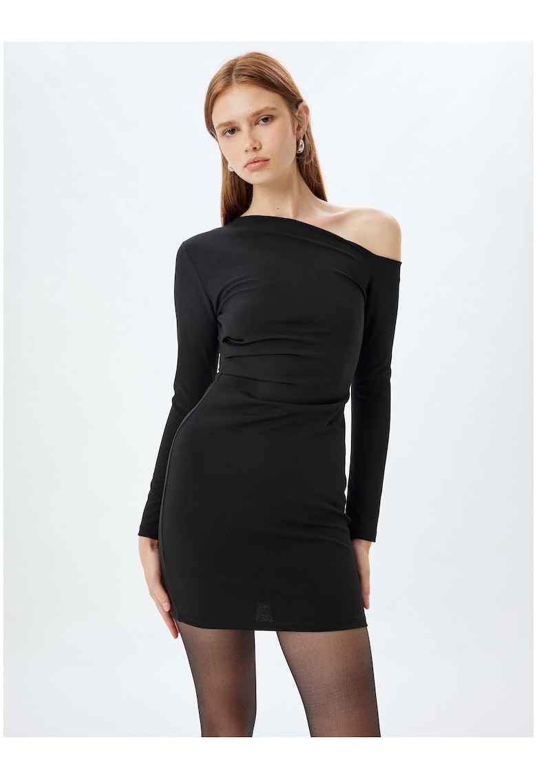 Rochie mini cu decolteu pe un umar