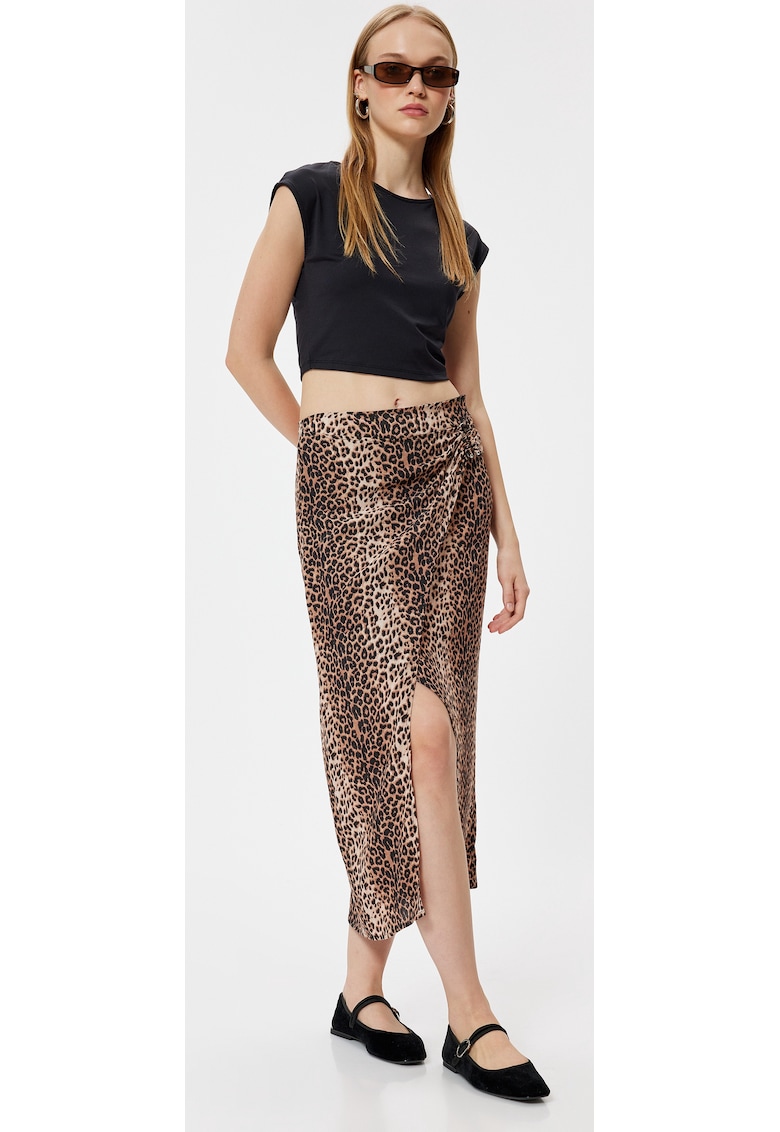 Fusta midi cu animal print si croiala petrecuta