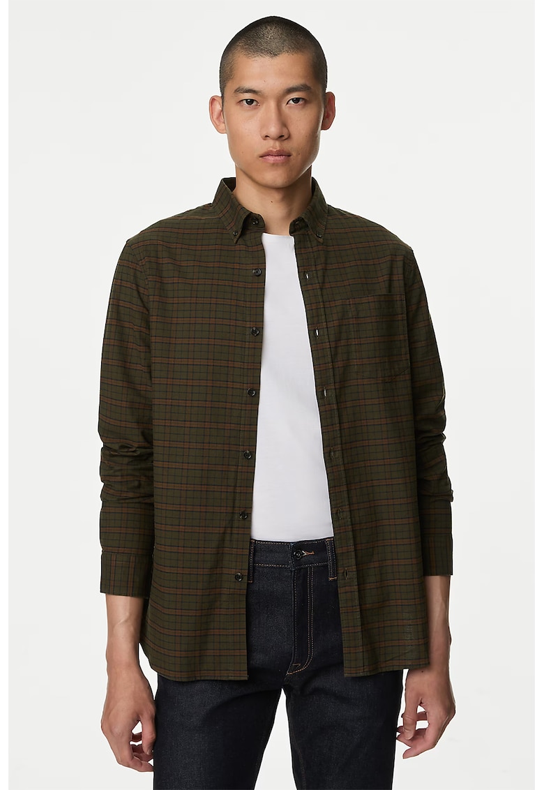 Camasa in carouri cu buzuanr aplicat pe piept