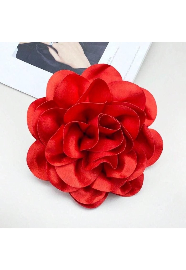 Brosa tip floare supradimensionata - rosie - Mailyn C20