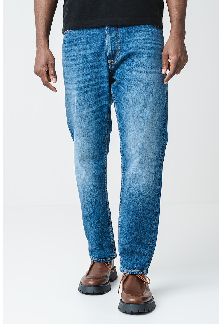 Blugi cu croiala conica