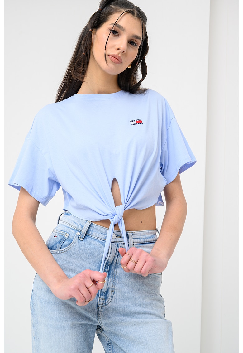 Tricou crop cu decolteu la baza gatului