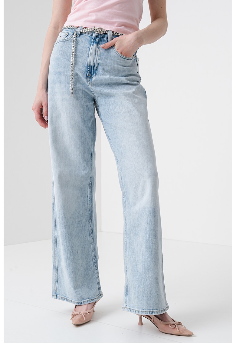 Blugi cu croiala ampla si talie inalta