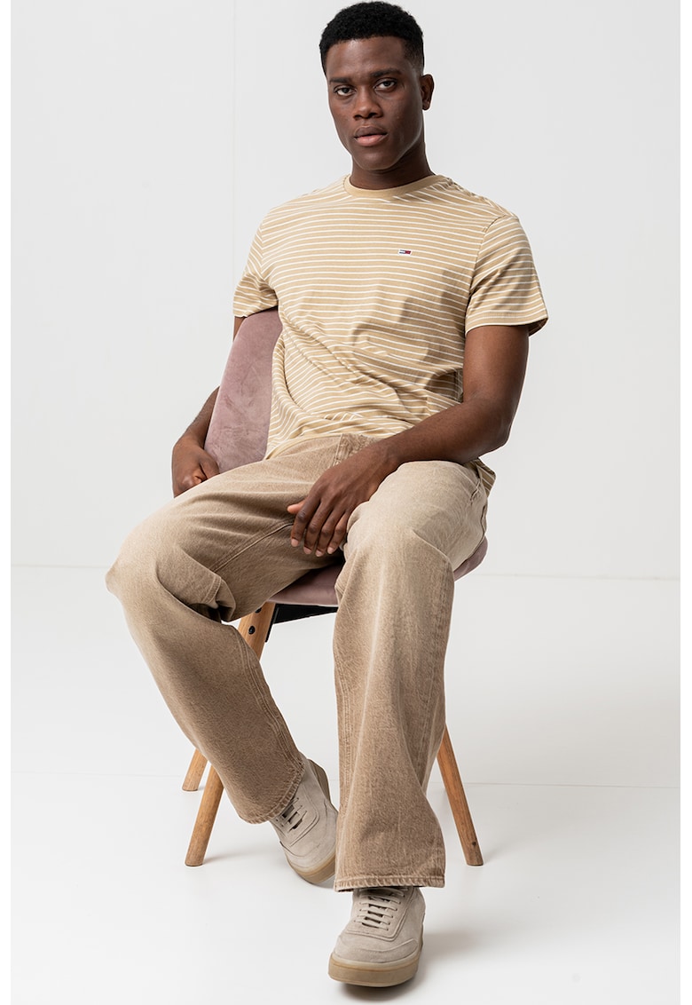 Tricou regular-fit cu model