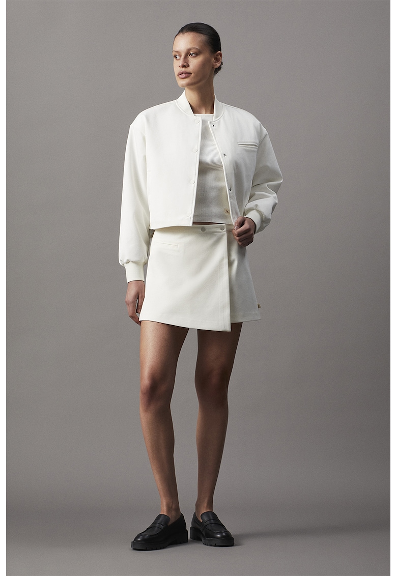 Jacheta varsity crop cu model uni