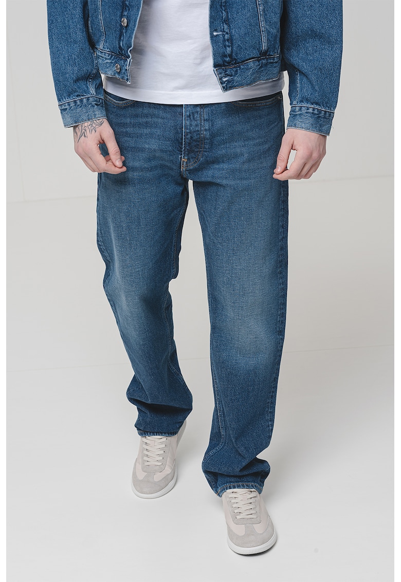 Blugi cu croiala dreapta si model cu 5 buzunare