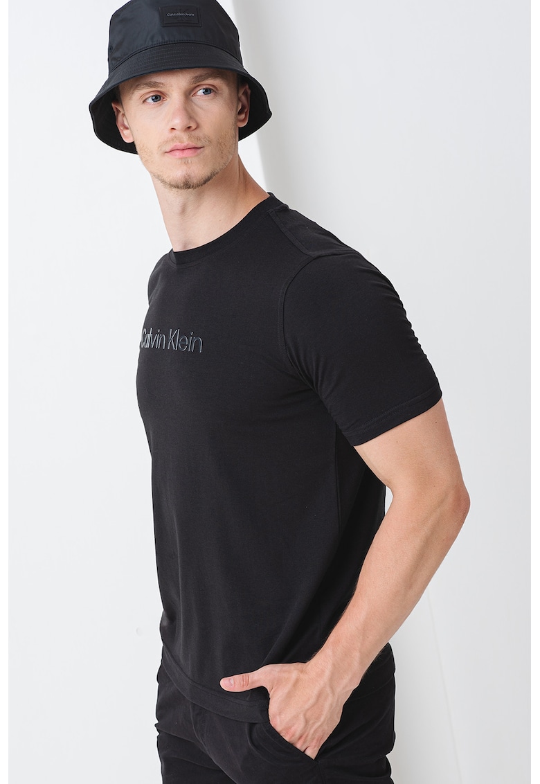 Tricou cu decolteu la baza gatului pentru antrenament