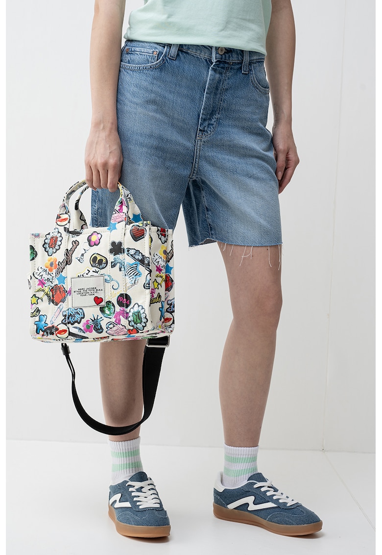 Blugi scurti cu terminatie franjurata