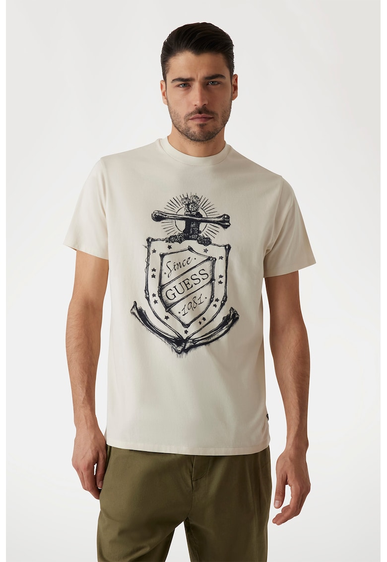 Tricou cu decolteu la baza gatului si logo grafic