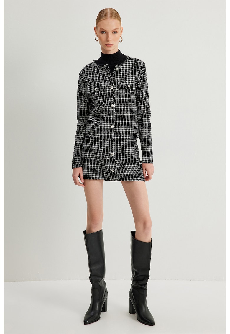 Fusta scurta cu croiala dreapta