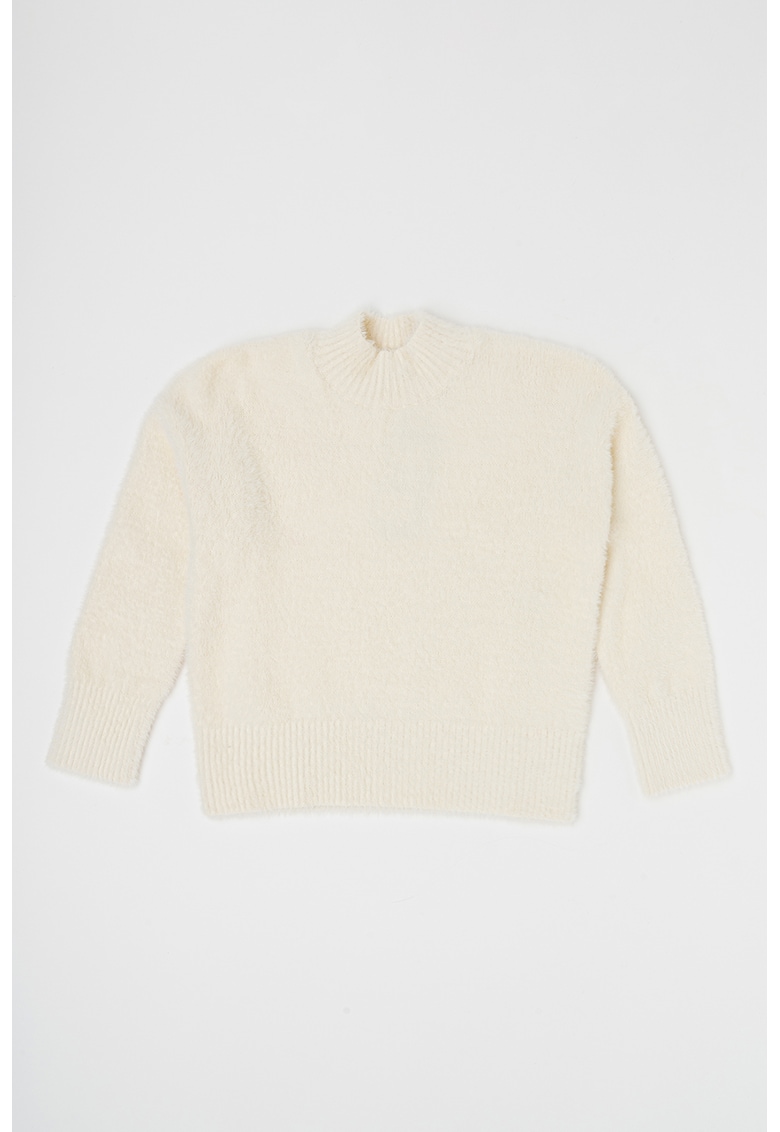 Pulover pufos cu maneci cazute
